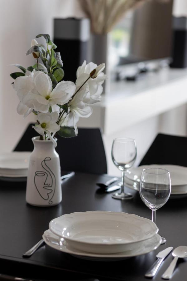 Trendy Apartment Marszalkowska With City View Near Ogrod Saski By Noclegi Renters Varsavia Esterno foto