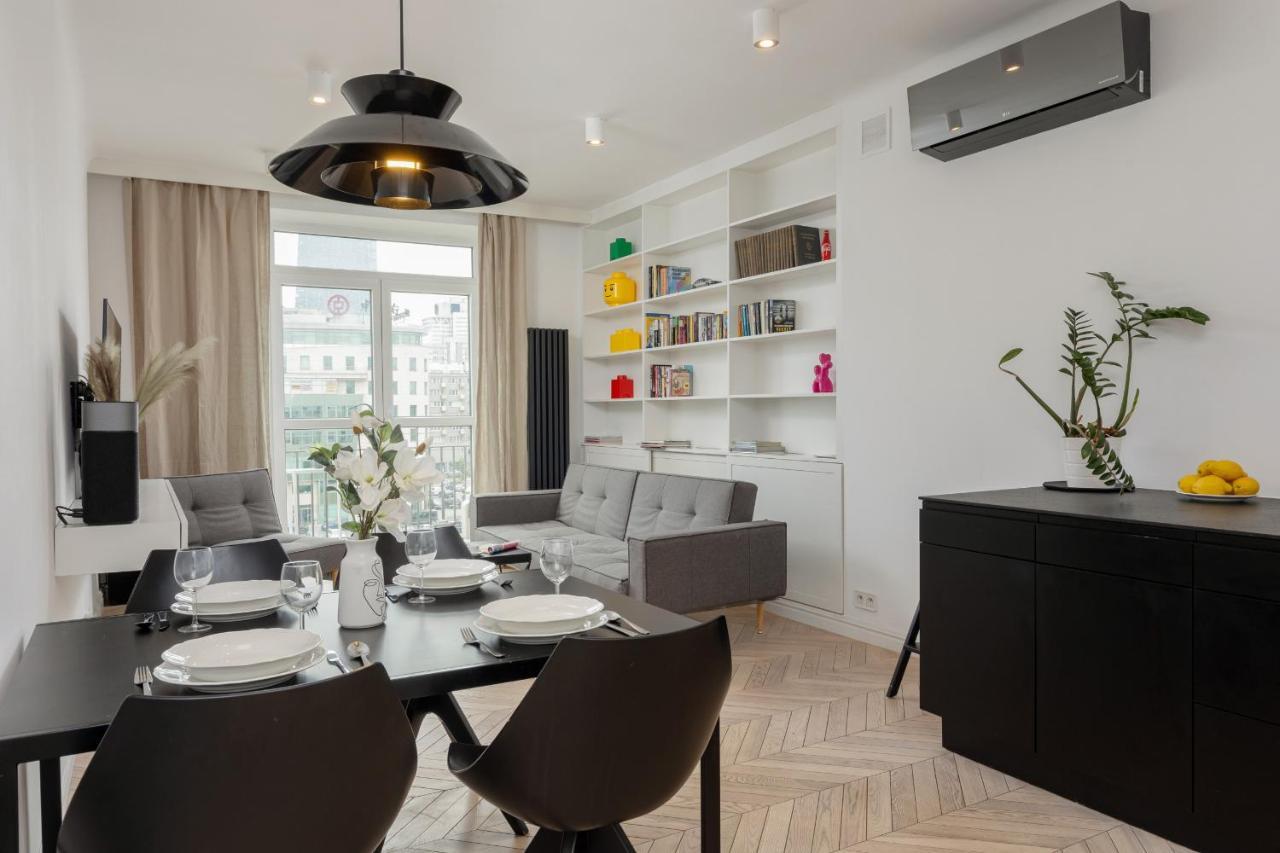 Trendy Apartment Marszalkowska With City View Near Ogrod Saski By Noclegi Renters Varsavia Esterno foto