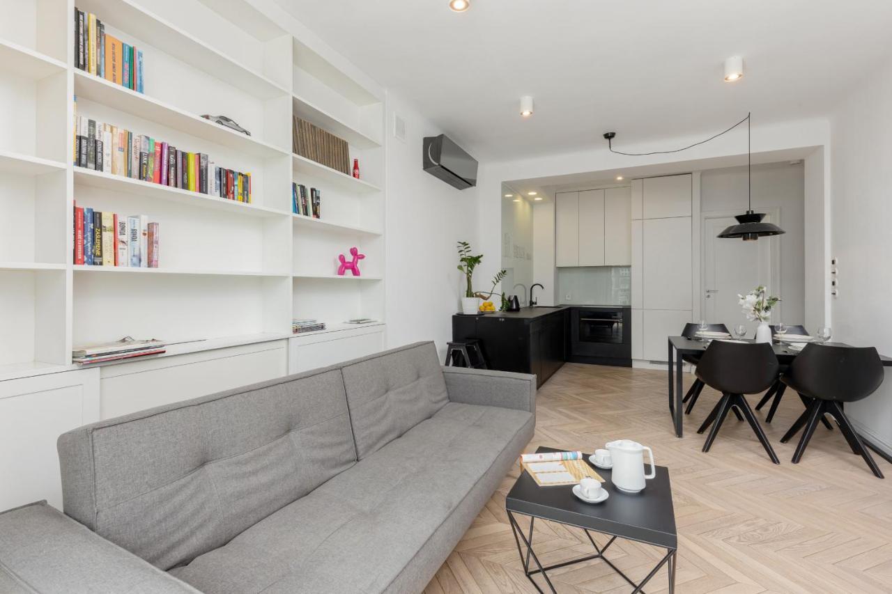 Trendy Apartment Marszalkowska With City View Near Ogrod Saski By Noclegi Renters Varsavia Esterno foto